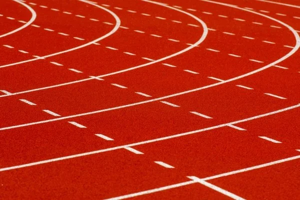 名将谢震业全国田径锦标赛200米强势夺冠老将状态回升明显